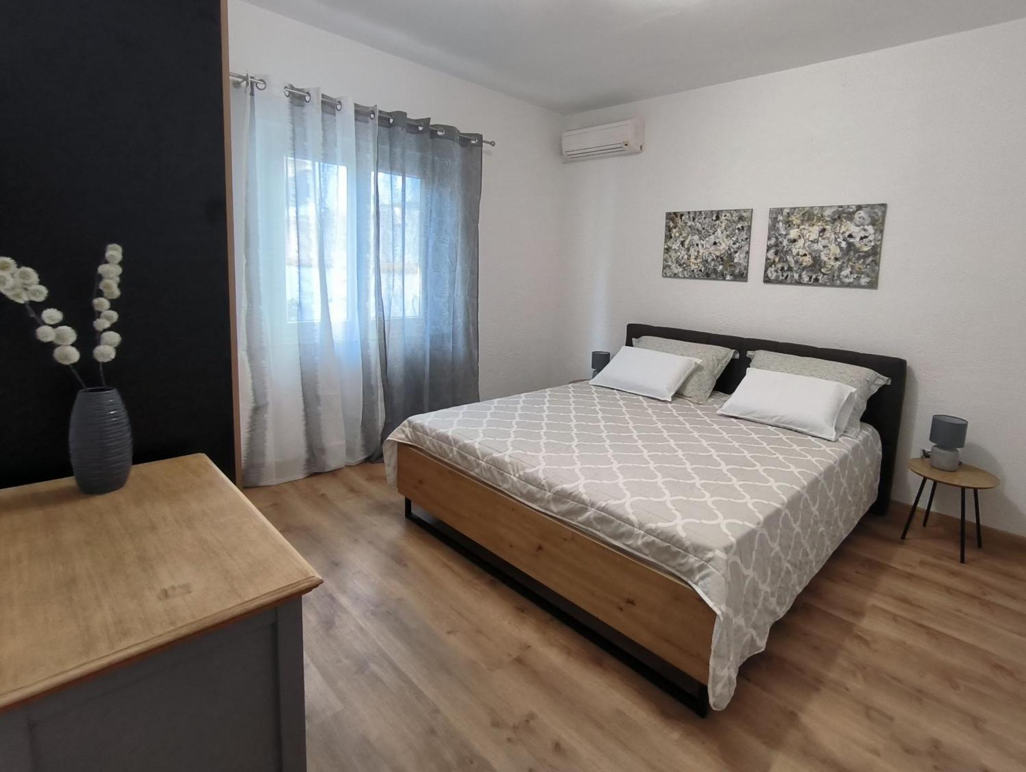Tihana-Ground Floor With Large Terrace Makarska Zewnętrze zdjęcie